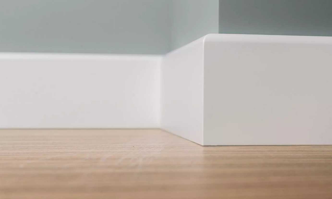 Плинтус МДФ Лука Пл 100-1МДФ.2700.24116 Белый