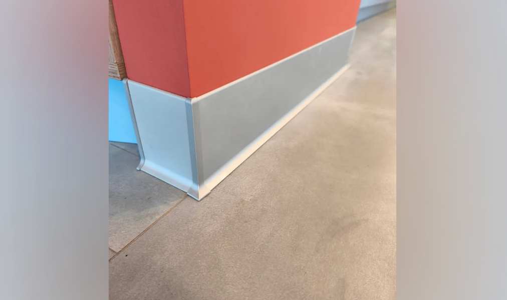 Плинтус алюминиевый Волшебная палочка 80 мм 3,0 м Серебро матовое