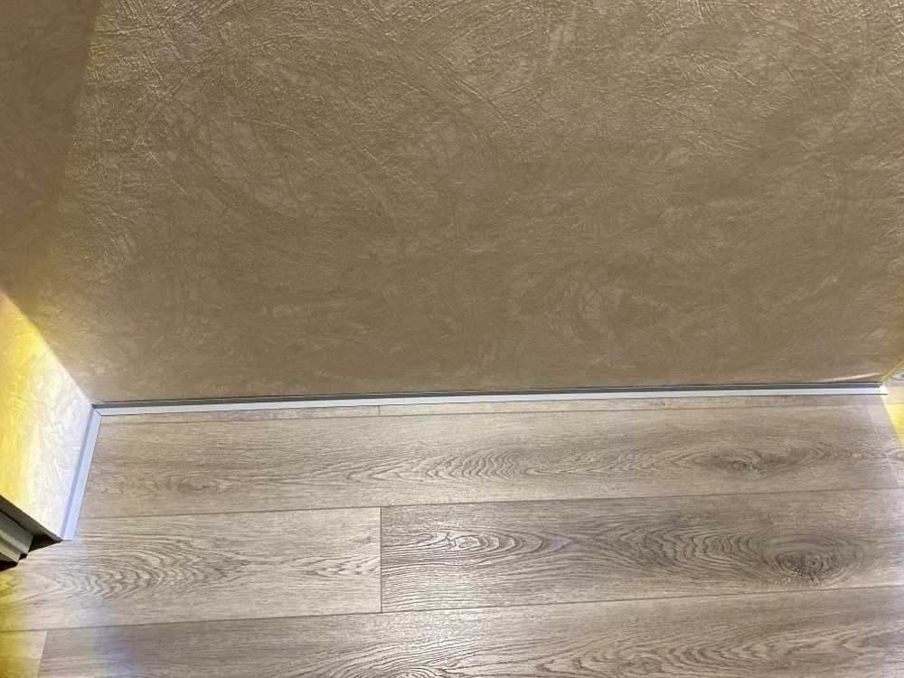 Микроплинтус MSAPL 02.2700.01L Анод серебро